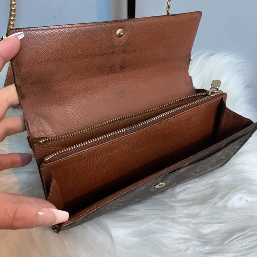 ❌SOLD❌1999 authentic Louis Vuitton Sarah wallet w free conversion kit crossbody - Image 15