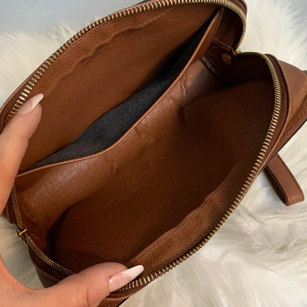 ❌SOLD❌1997 authentic Louis Vuitton Orsay clutch - Image 12
