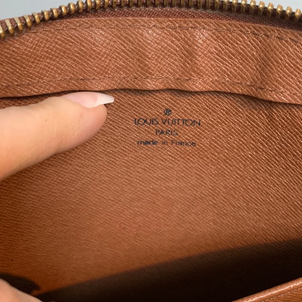 ❌SOLD❌1997 authentic Louis Vuitton Orsay clutch - Image 15