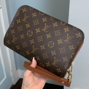 ❌SOLD❌1999 authentic Louis Vuitton Orsay clutch