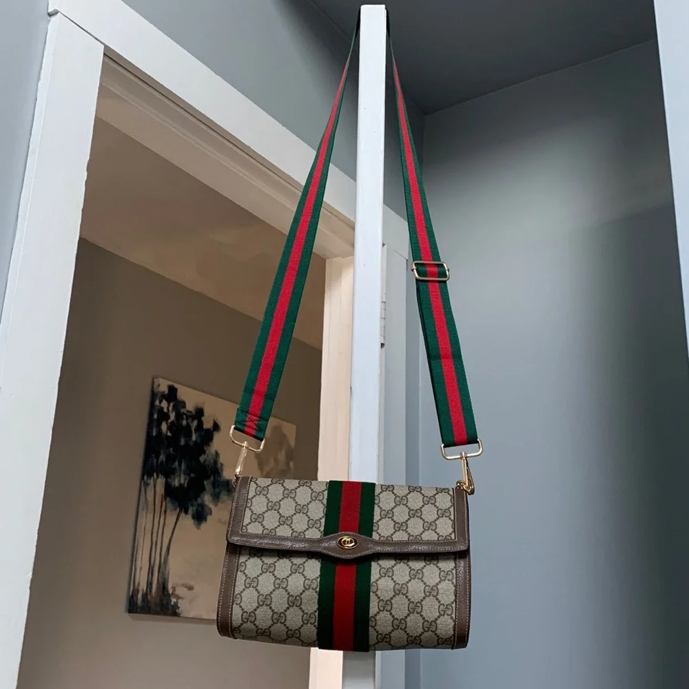 ❌SOLD❌Authentic and vintage Gucci Sherry line Ophidia clutch with free crossbody - Image 3