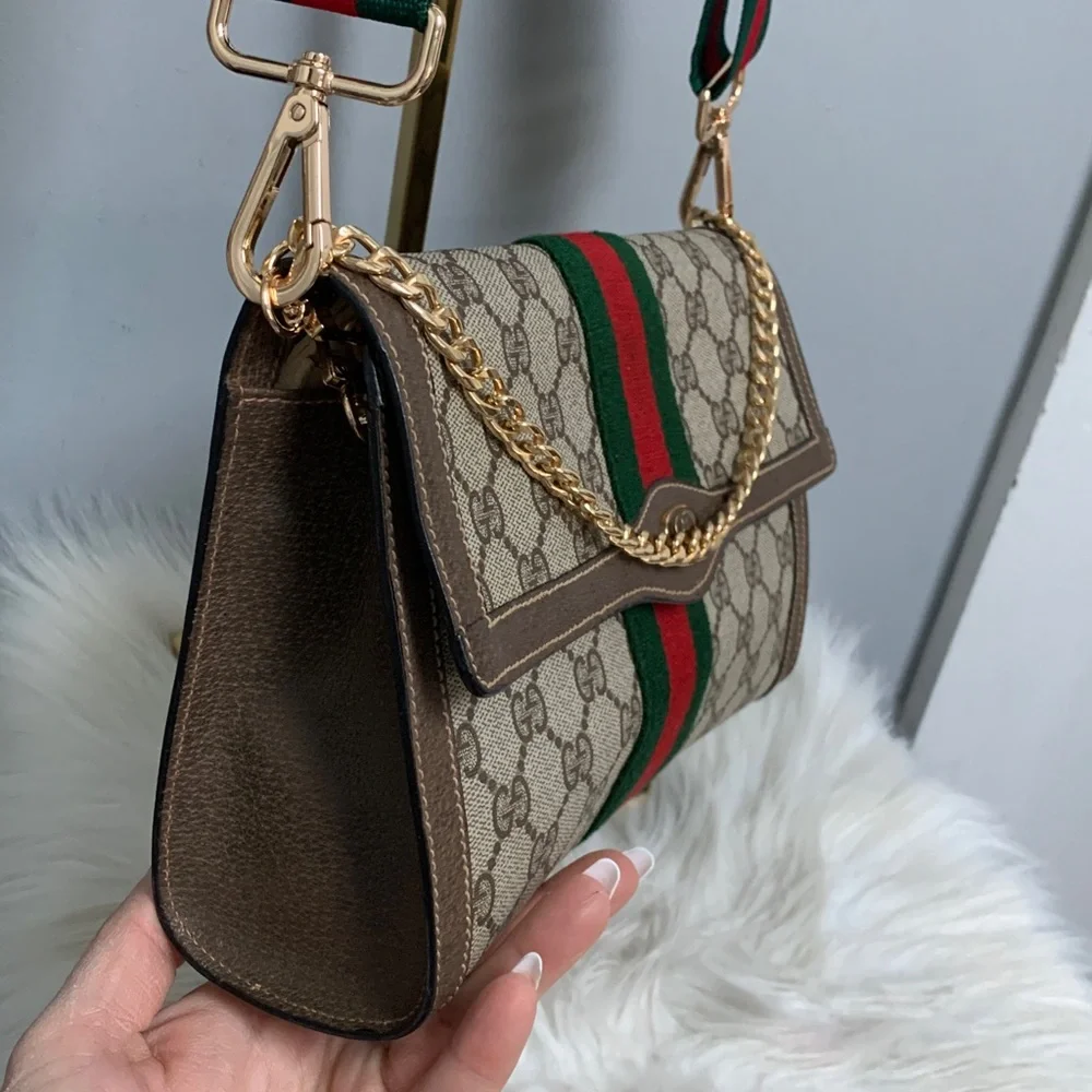 ❌SOLD❌Authentic and vintage Gucci Sherry line Ophidia clutch with free crossbody - Image 4