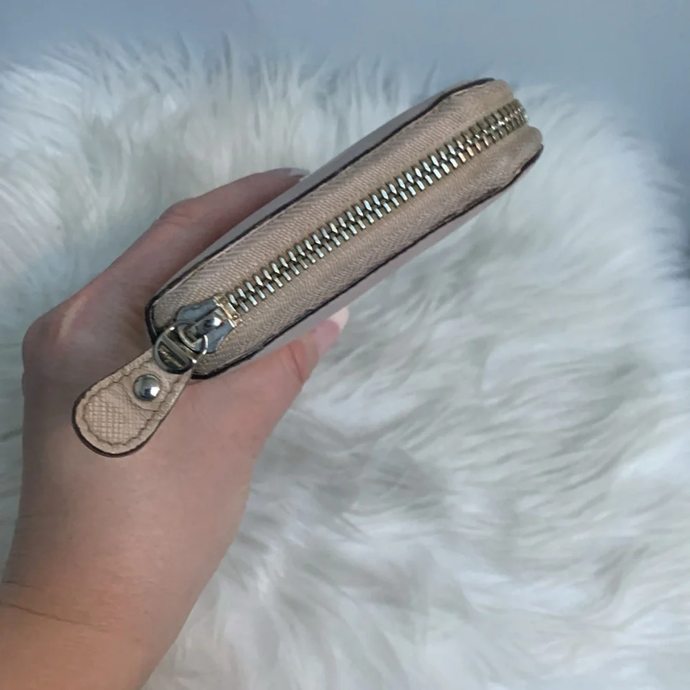 Authentic Ferragamo pale pink zippy wallet - Image 8