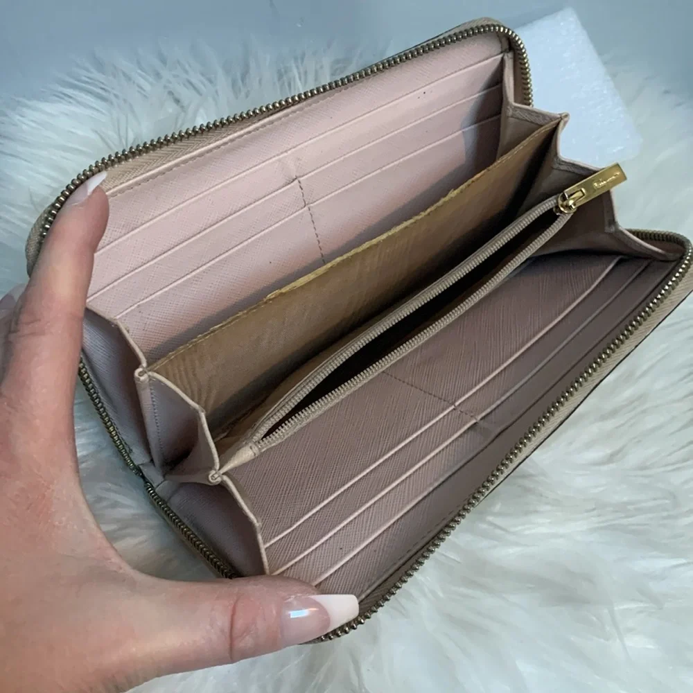 Authentic Ferragamo pale pink zippy wallet - Image 10