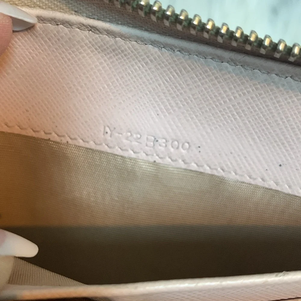 Authentic Ferragamo pale pink zippy wallet - Image 15