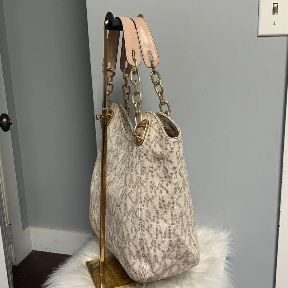 Authentic Michael Kors white signature print tote bag - Image 4