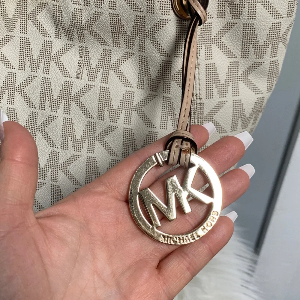 Authentic Michael Kors white signature print tote bag - Image 13
