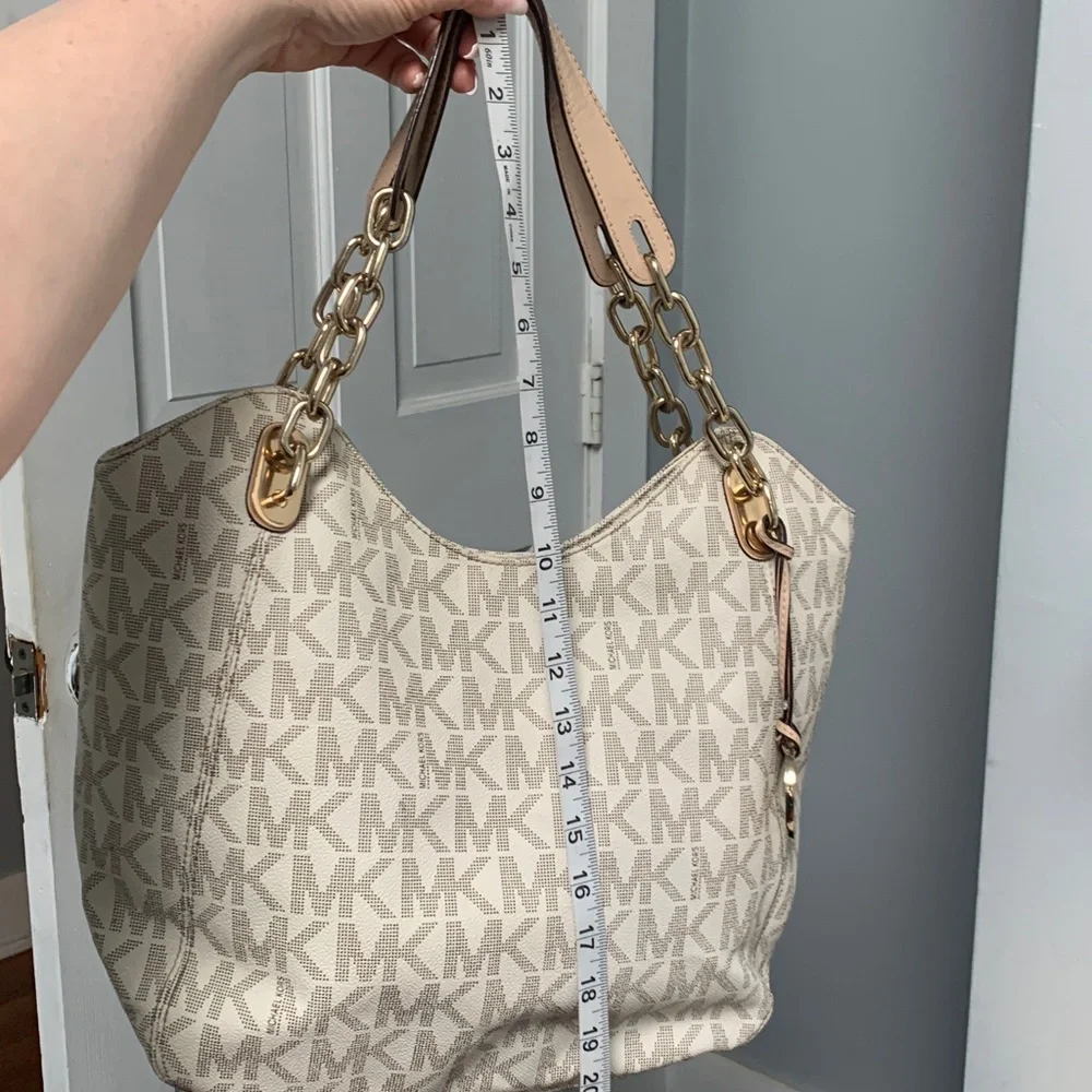 Authentic Michael Kors white signature print tote bag - Image 6