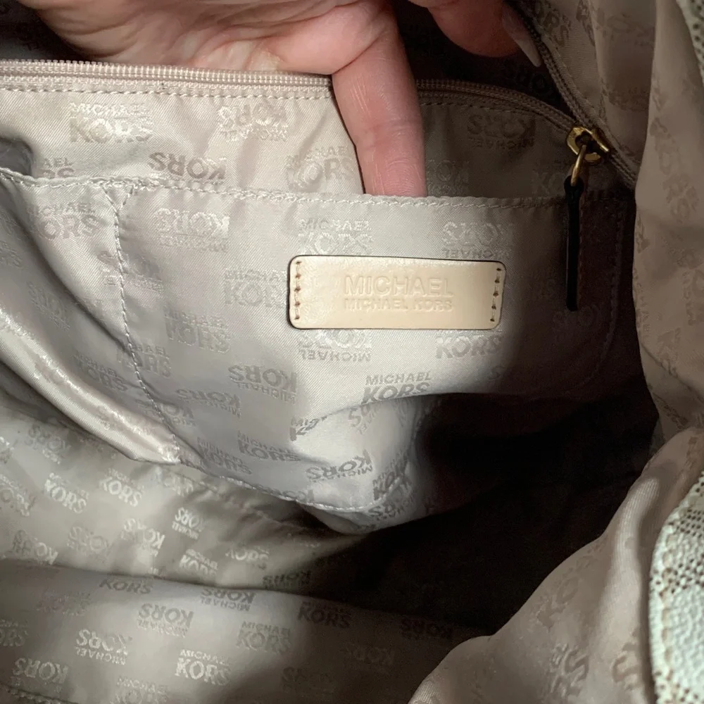 Authentic Michael Kors white signature print tote bag - Image 11
