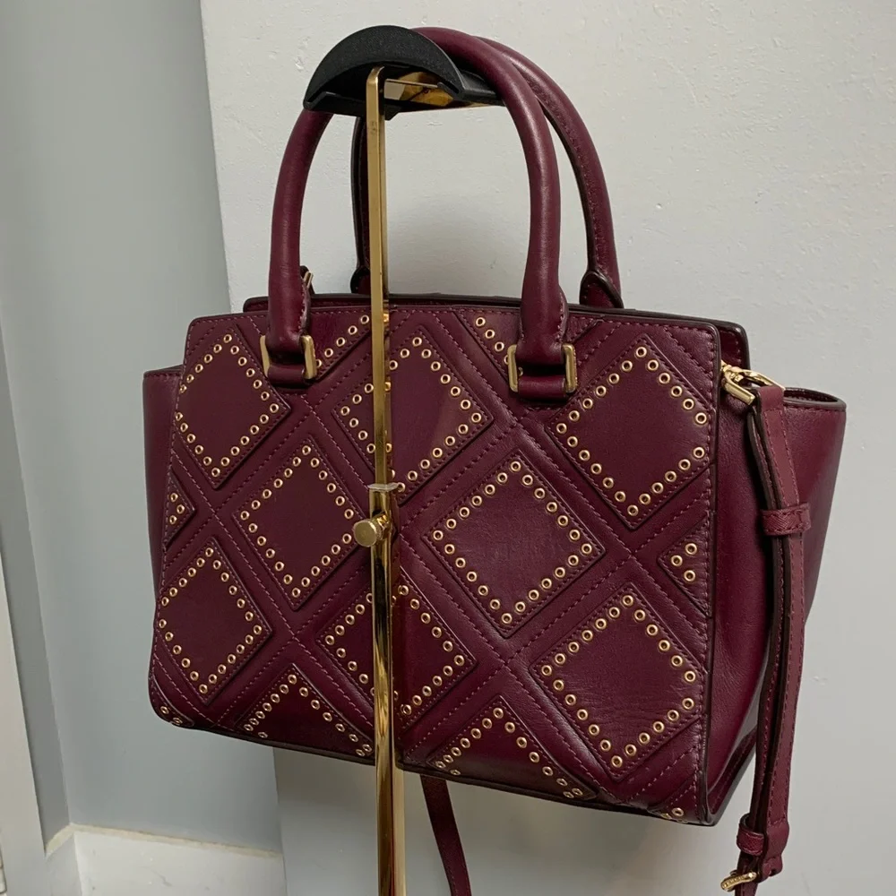 Authentic Michael Kors plum purple leather bag w long strap and gold studs - Image 7