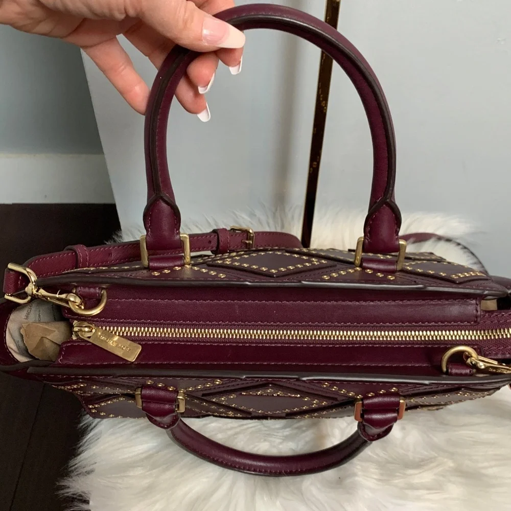 Authentic Michael Kors plum purple leather bag w long strap and gold studs - Image 11