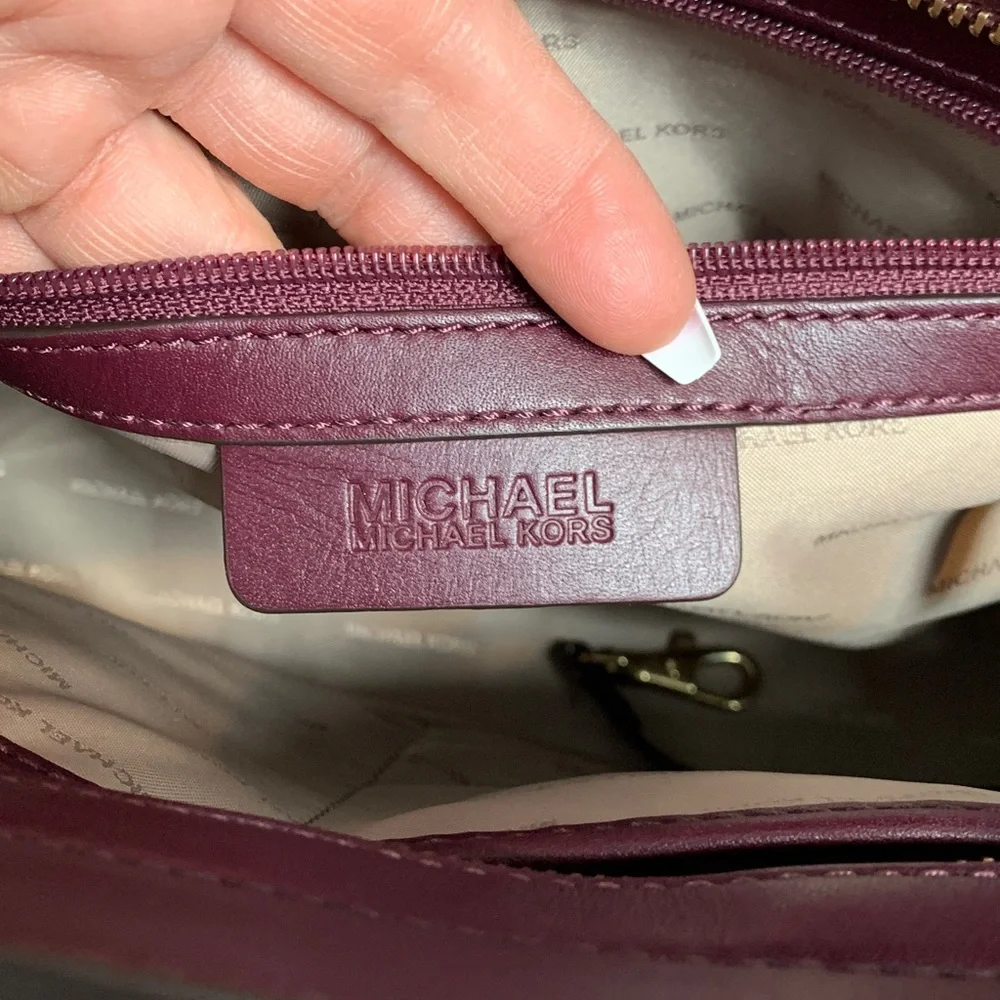 Authentic Michael Kors plum purple leather bag w long strap and gold studs - Image 14