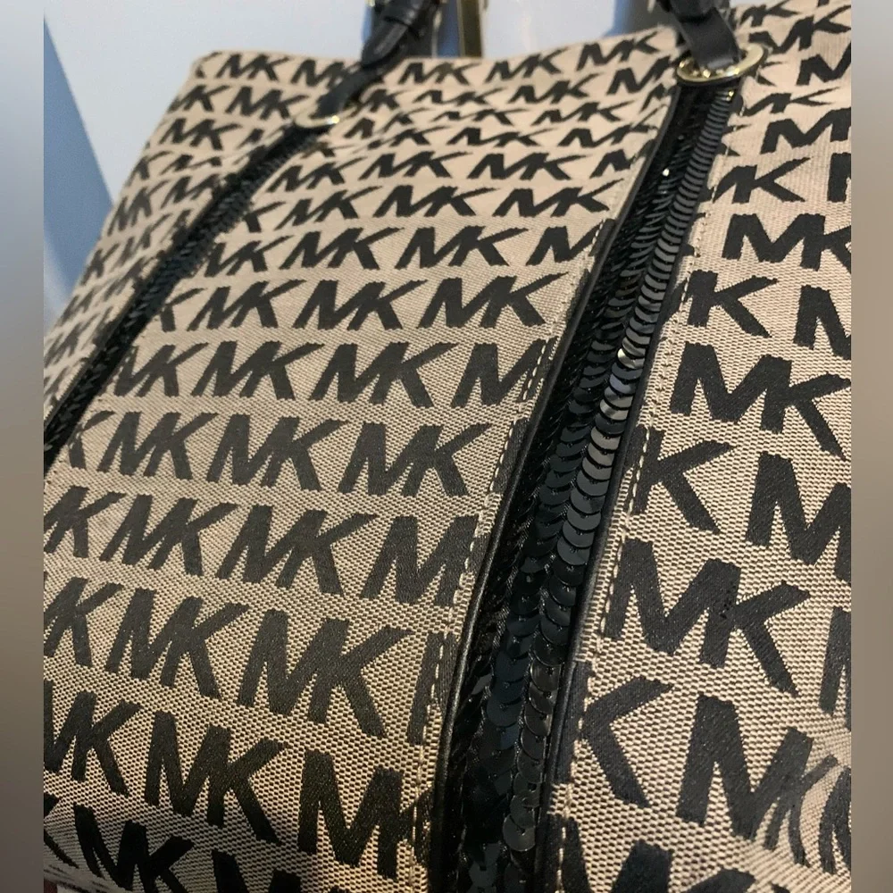 Authentic Michael Kors black and tan signature print with sequins - Image 5