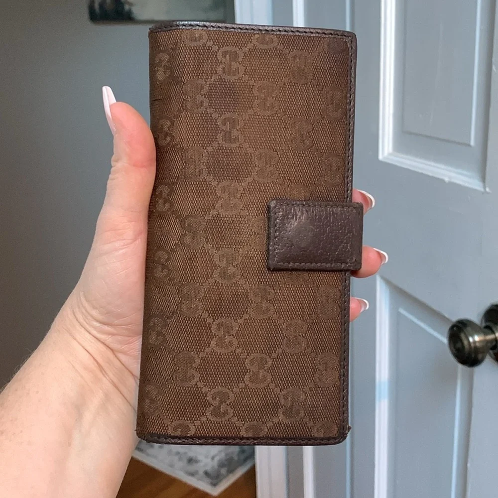 Authentic and vintage Gucci brown cloth and leather long continental wallet - Image 2
