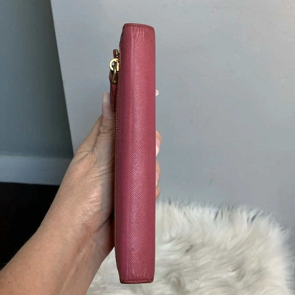 Authentic Prada pink long wallet w original cards - Image 7