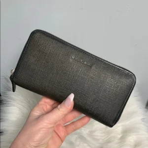Authentic Bvlgari zippy wallet
