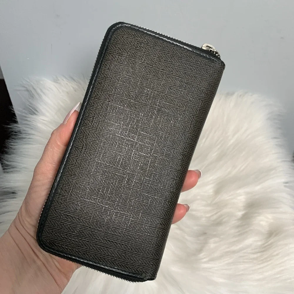 Authentic Bvlgari zippy wallet - Image 2