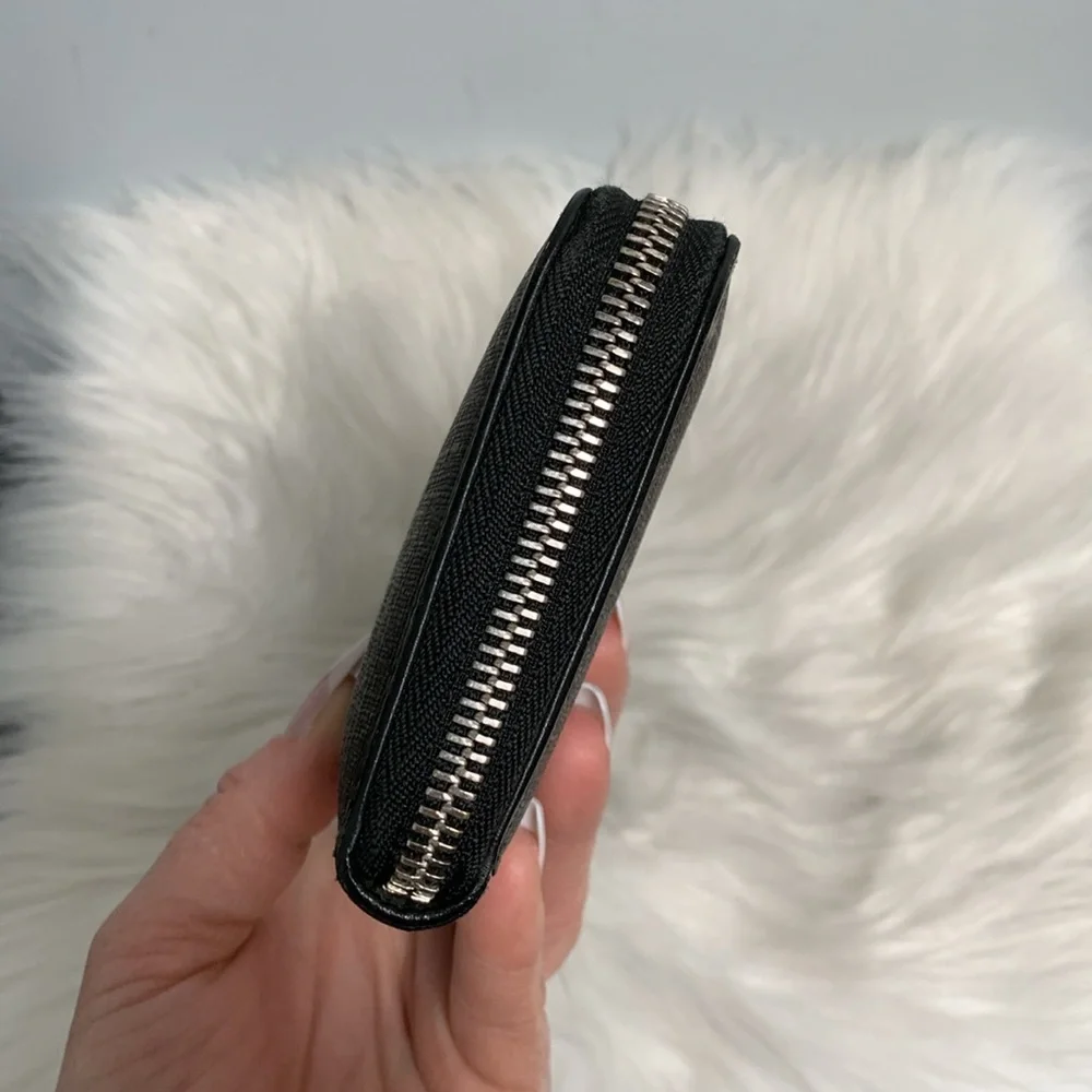 Authentic Bvlgari zippy wallet - Image 3