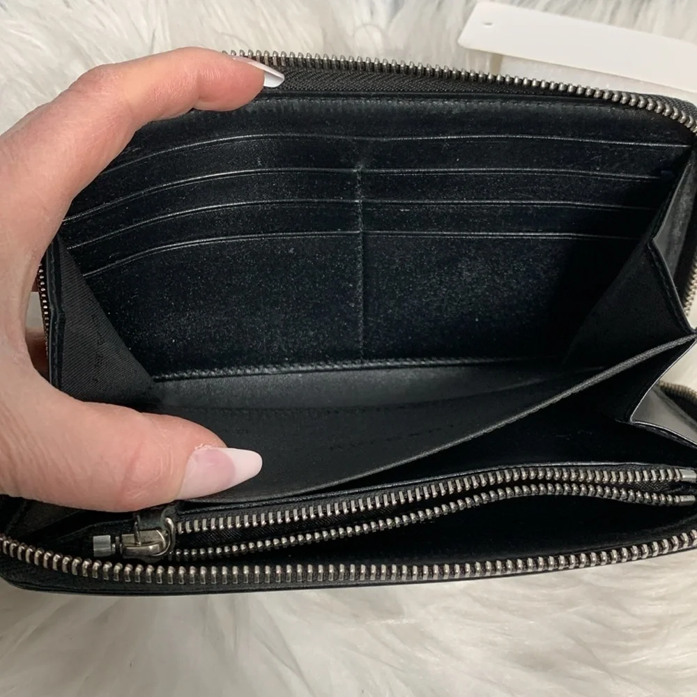 Authentic Bvlgari zippy wallet - Image 8