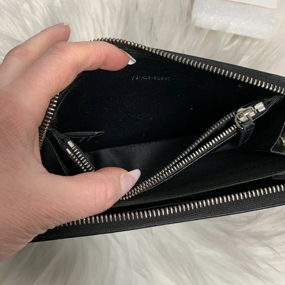 Authentic Bvlgari zippy wallet - Image 11