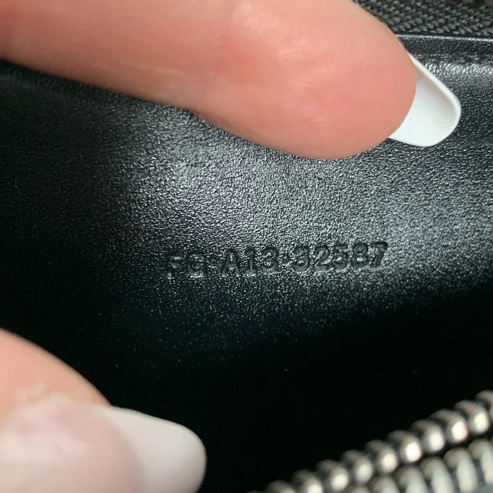 Authentic Bvlgari zippy wallet - Image 13