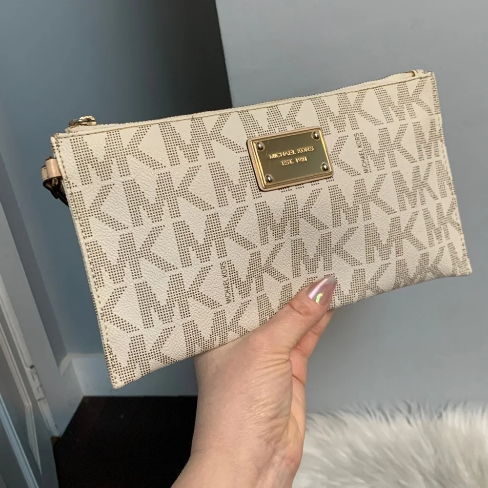 Authentic Michael Kors cream signature wristlet zipper pouch - Image 2