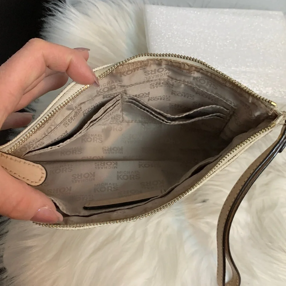 Authentic Michael Kors cream signature wristlet zipper pouch - Image 11