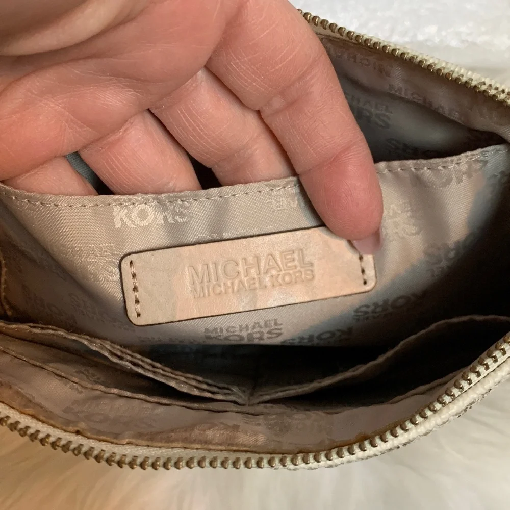 Authentic Michael Kors cream signature wristlet zipper pouch - Image 12