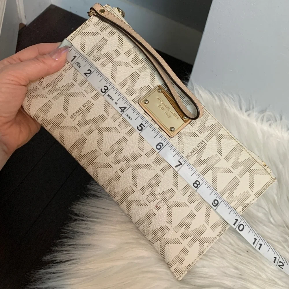 Authentic Michael Kors cream signature wristlet zipper pouch - Image 14