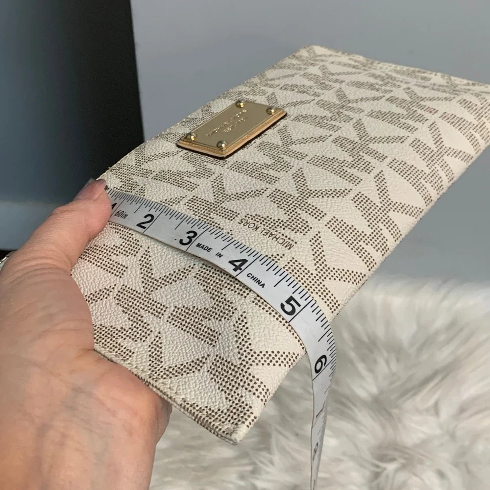 Authentic Michael Kors cream signature wristlet zipper pouch - Image 15