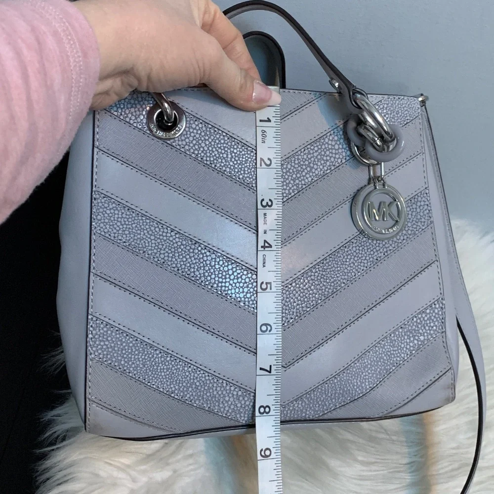Authentic Michael Kors Cynthia gray and silver leather handbag w crossbody strap - Image 16