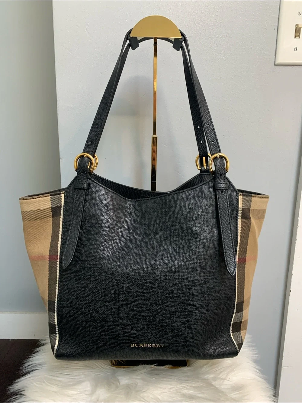 Authentic Burberry Canterbury Tote black leather, check sides