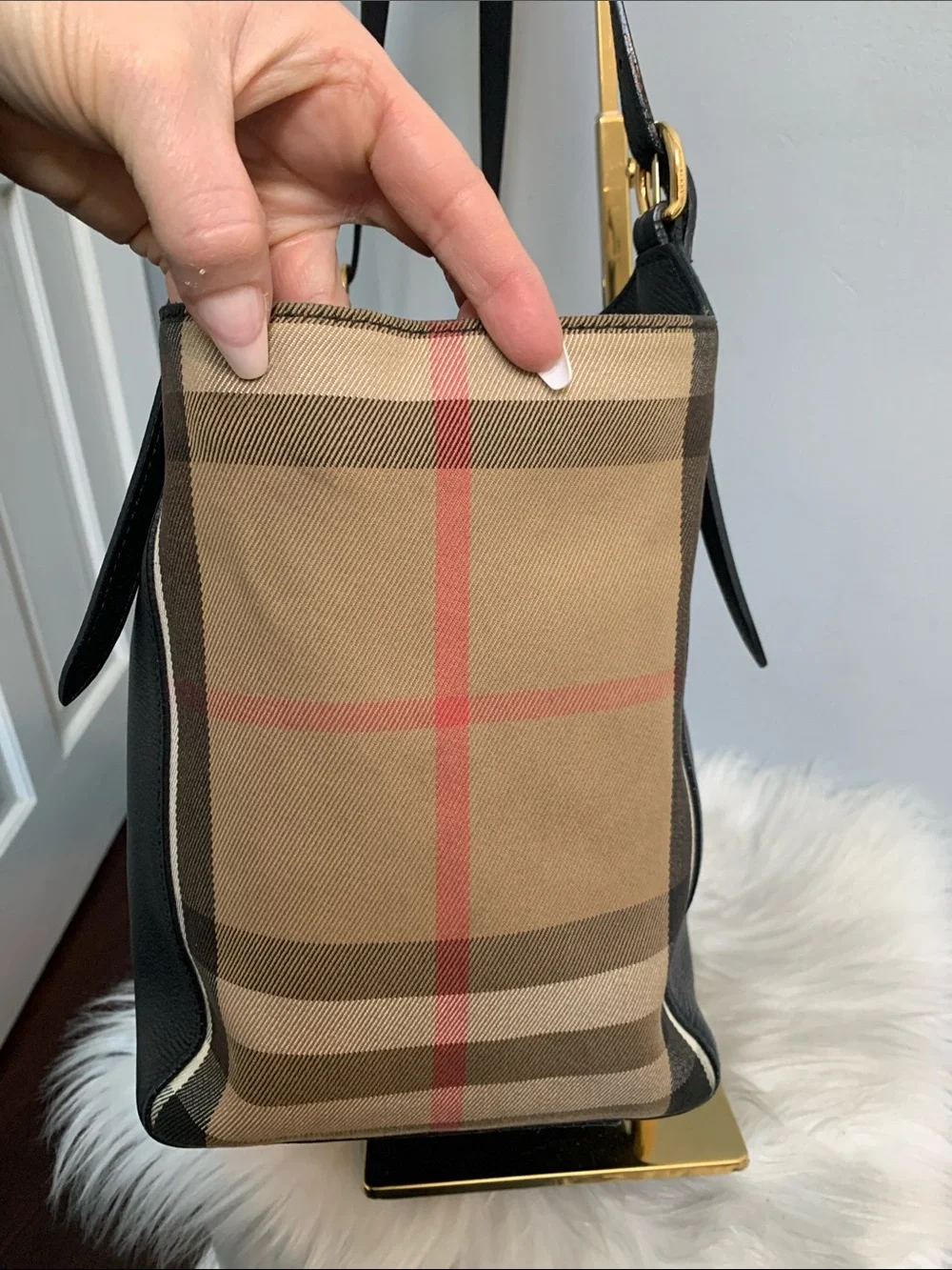 Authentic Burberry Canterbury Tote black leather, check sides - Image 5