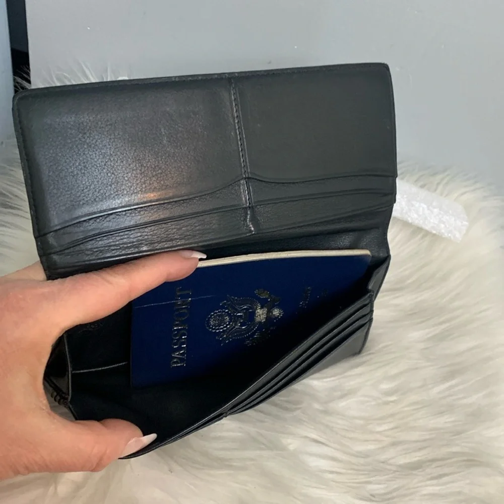 Authentic Loewe long vertical wallet - Image 11