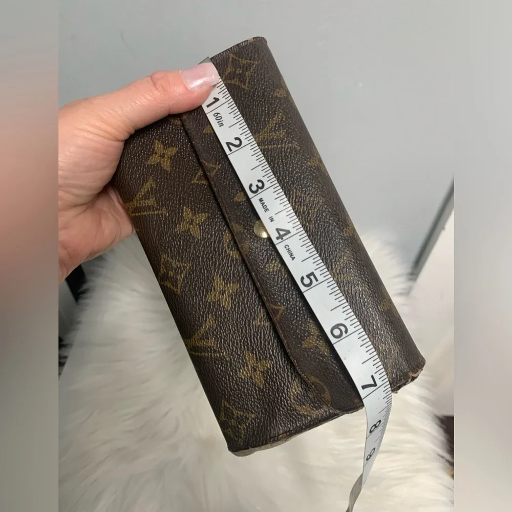 🏷️Clearance 1997 authentic Louis Vuitton International wallet - junk - Image 6