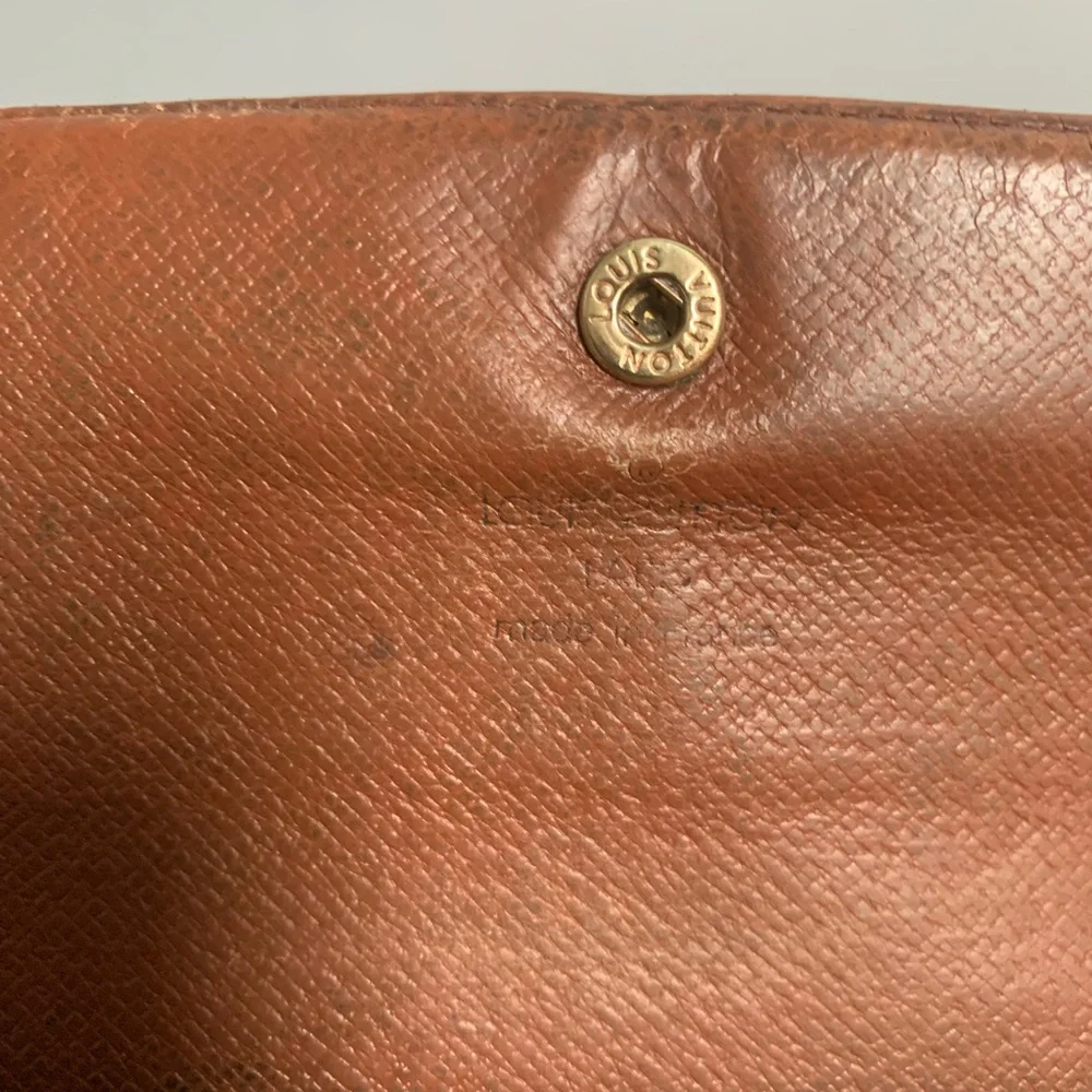🏷️Clearance 1997 authentic Louis Vuitton International wallet - junk - Image 9