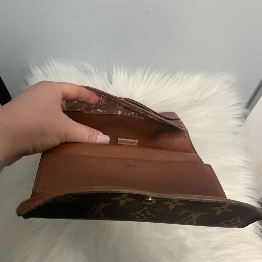 🏷️Clearance 1997 authentic Louis Vuitton International wallet - junk - Image 12