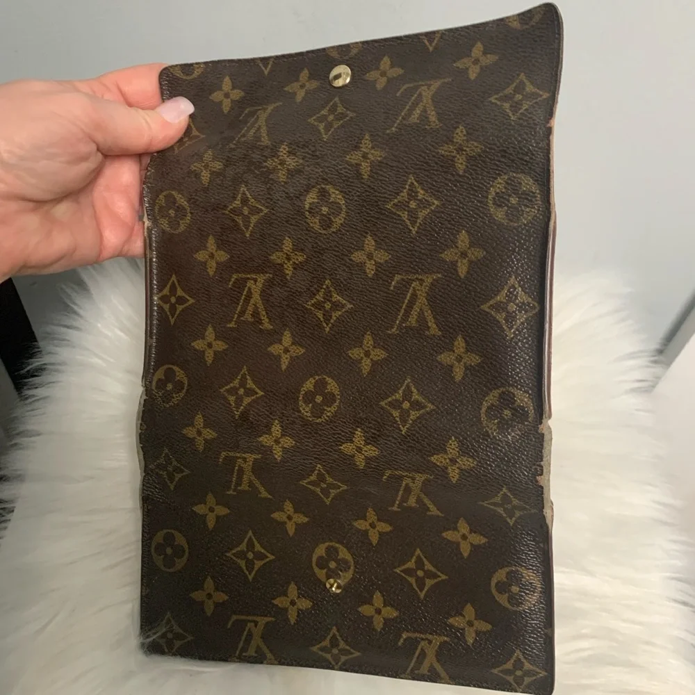 🏷️Clearance 1997 authentic Louis Vuitton International wallet - junk - Image 16