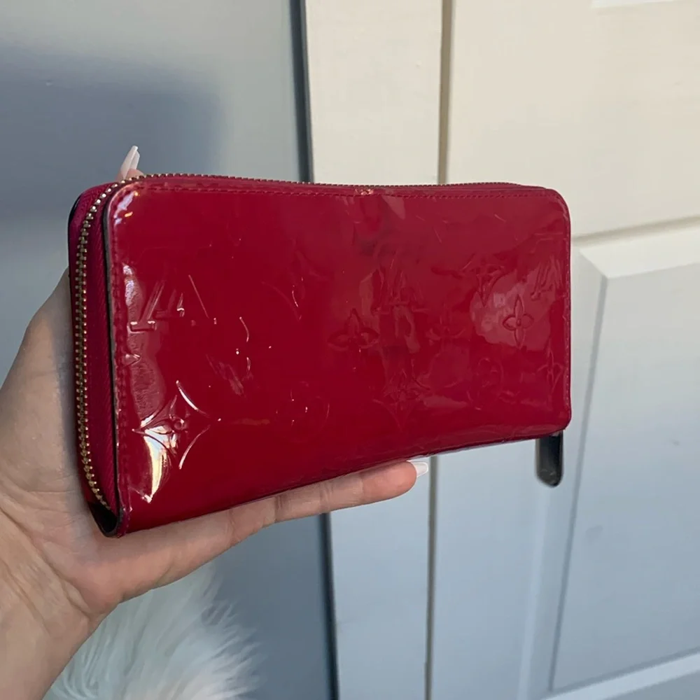 2015 authentic Louis Vuitton fuscia pink zippy wallet - Image 4