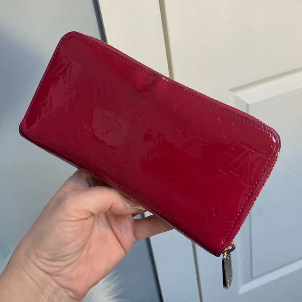 2015 authentic Louis Vuitton fuscia pink zippy wallet - Image 5