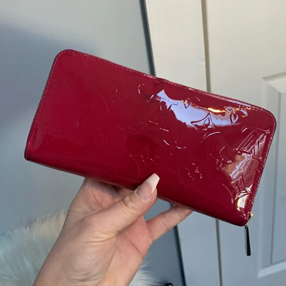 2015 authentic Louis Vuitton fuscia pink zippy wallet - Image 7