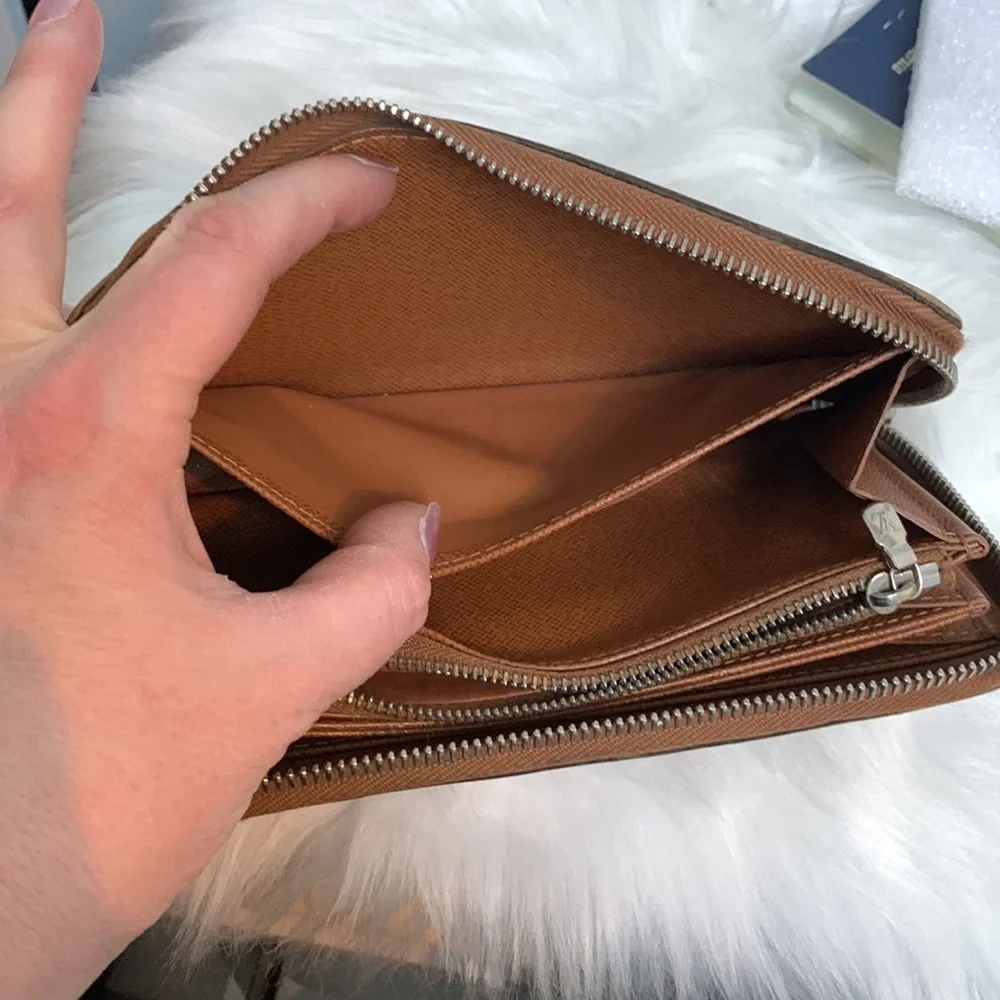 2006 authentic Louis Vuitton tan Epi leather zippy wallet - Image 10