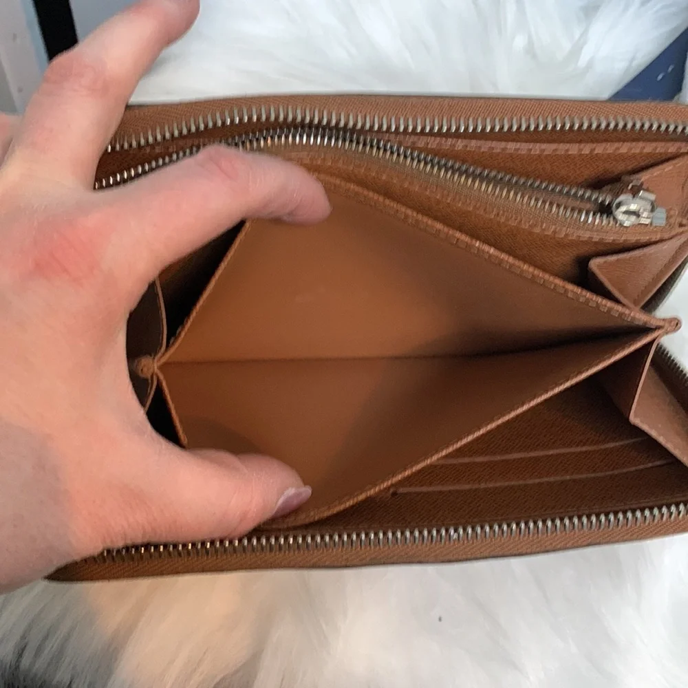 2006 authentic Louis Vuitton tan Epi leather zippy wallet - Image 12