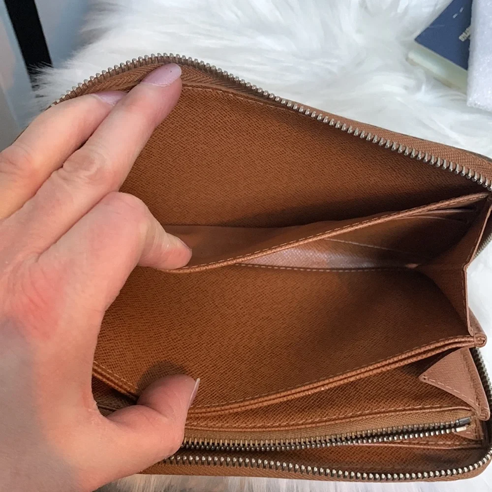 2006 authentic Louis Vuitton tan Epi leather zippy wallet - Image 13