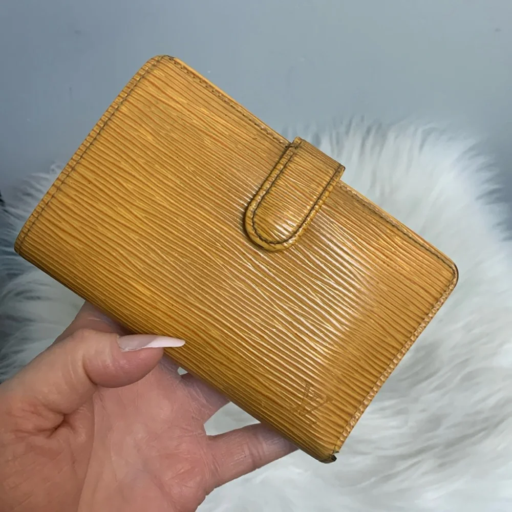2000 authentic Louis Vuitton yellow Epi kisslock wallet