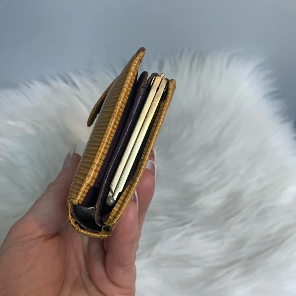 2000 authentic Louis Vuitton yellow Epi kisslock wallet - Image 2