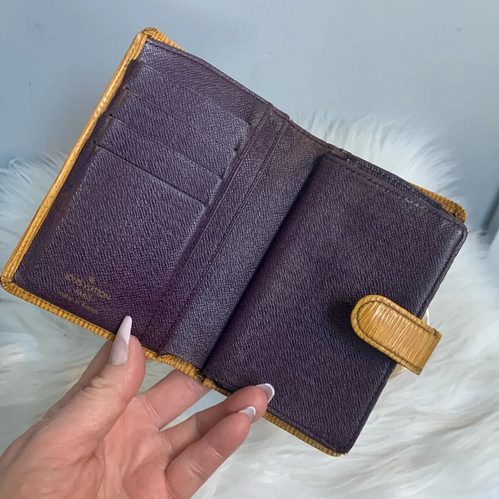2000 authentic Louis Vuitton yellow Epi kisslock wallet - Image 7