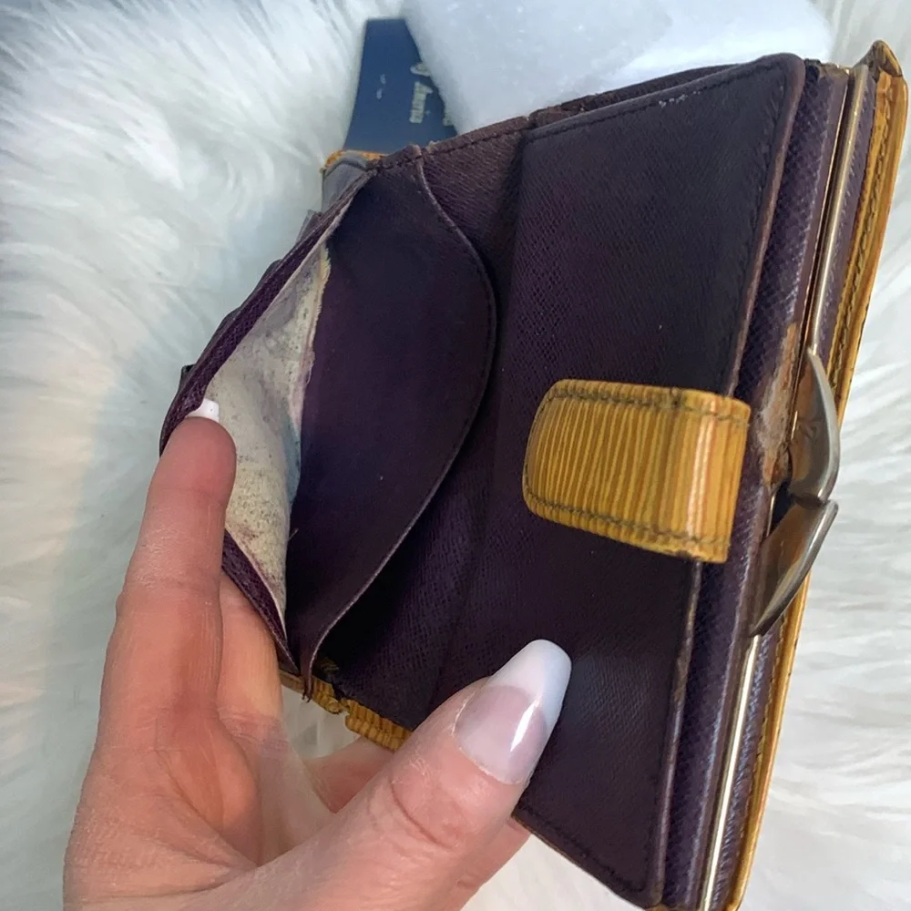 2000 authentic Louis Vuitton yellow Epi kisslock wallet - Image 8