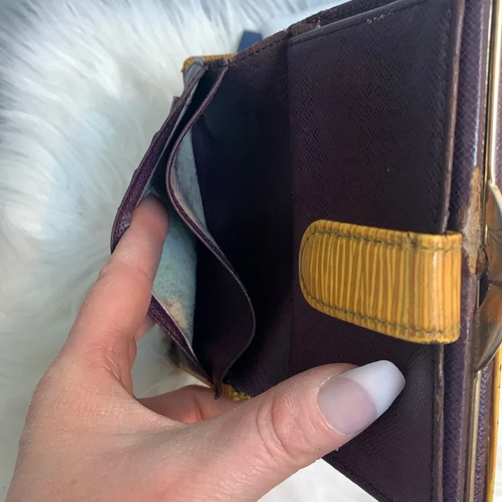 2000 authentic Louis Vuitton yellow Epi kisslock wallet - Image 9