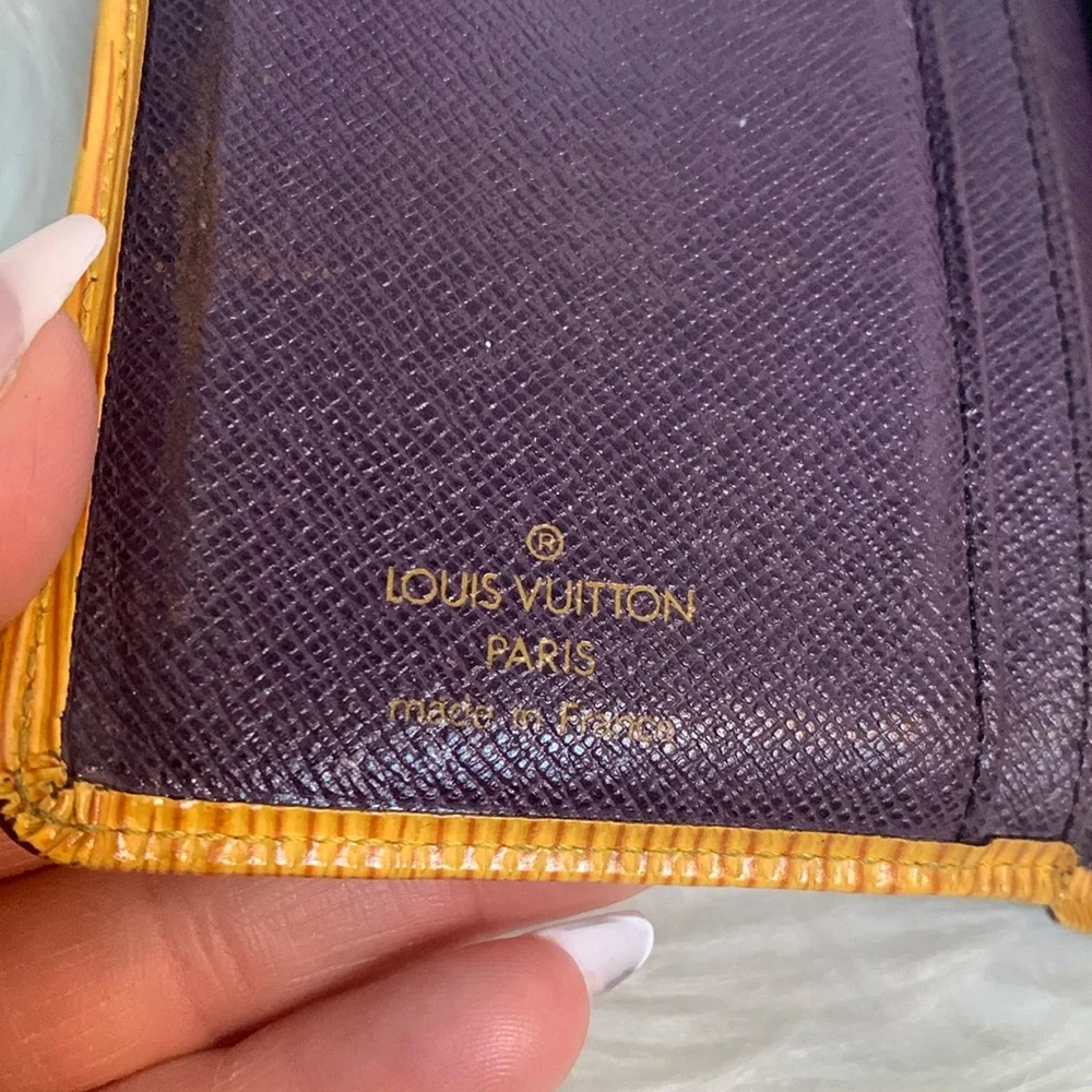 2000 authentic Louis Vuitton yellow Epi kisslock wallet - Image 12